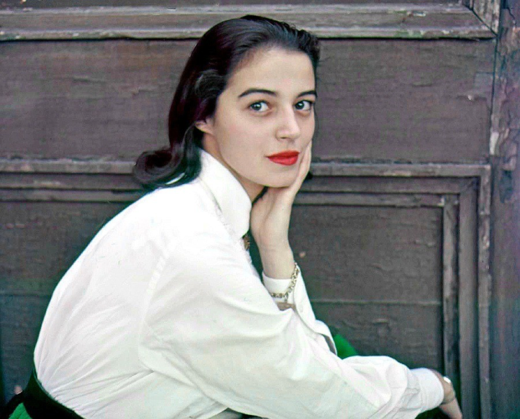 Photo promotionnelle de Marisa pour le film La Rose Tatouée.
Faite par le photographe américain Milton Greene.
Photo trouvée sur eBay par Margaux Soumoy.